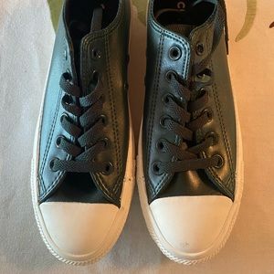 Converse Hunter Green Women US 7.5 Men US 5.5